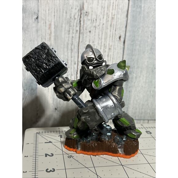 SKYLANDERS GIANTS Character Figure: GRANITE CRUSHER - Picture 1 of 4